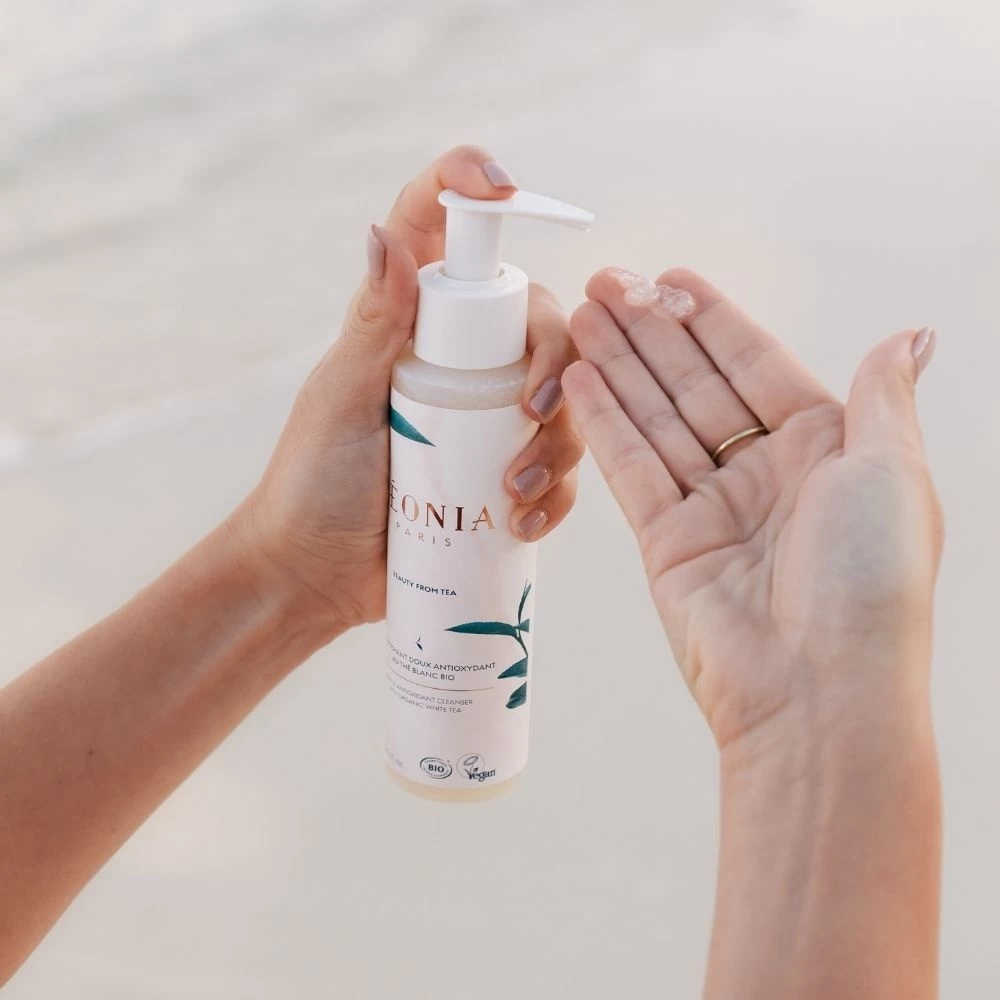 Gel Nettoyant Doux & Antioxydant Au ThéBlanc Bio 2 Gel Nettoyant Doux & Antioxydant Au ThéBlanc Bio – Image 2