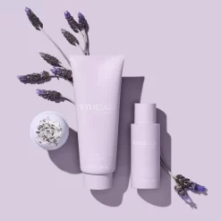 Kylie Skin Bombe De Bain à La Lavande -Éclat De Beauté 292010 kylie by kylie jenner kylie skin bombe de bain a la lavande bombe de bain a la lavande 80g solide autre6 1000x1000 1