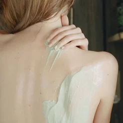 Madara AHA+MINERAL -Éclat De Beauté 293835 madara aha mineral exfoliant corporel autre3 1000x1000 1