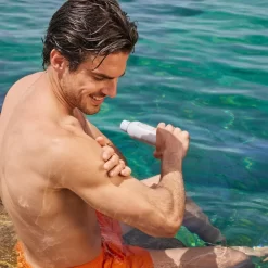 ISDIN Transparent Wet Skin Spray 12 ISDIN Transparent Wet Skin Spray -Éclat De Beauté 314863 isdin transparent wet skin spray spray solaire transparent spf50 250ml spray autre4 1000x1000 1