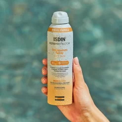 ISDIN Transparent Wet Skin Spray 13 ISDIN Transparent Wet Skin Spray -Éclat De Beauté 314863 isdin transparent wet skin spray spray solaire transparent spf50 250ml spray autre5 1000x1000 1