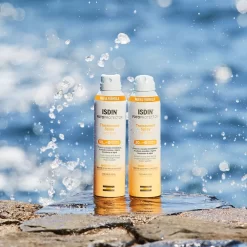 ISDIN Transparent Wet Skin Spray 15 ISDIN Transparent Wet Skin Spray -Éclat De Beauté 314863 isdin transparent wet skin spray spray solaire transparent spf50 250ml spray autre7 1000x1000 1