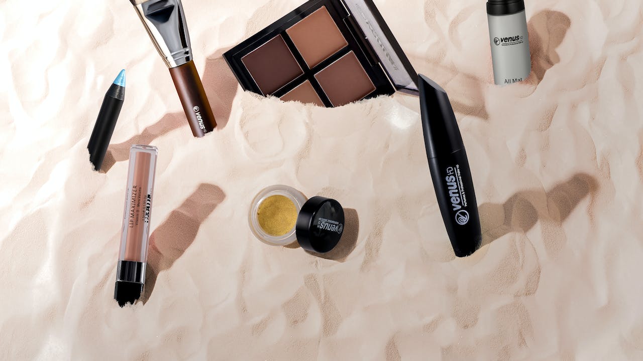 Devant -Éclat De Beauté pexels 𝐕𝐞𝐧𝐮𝐬 𝐇𝐃 𝐌𝐚𝐤𝐞 𝐮𝐩 𝐏𝐞𝐫𝐟𝐮𝐦𝐞 2535913